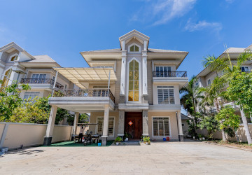 5 Bedroom Villa For Rent - Nirouth, Phnom Penh thumbnail