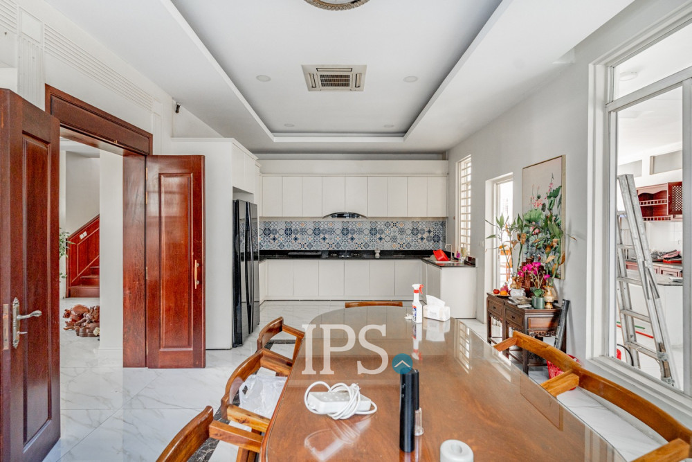 5 Bedroom Villa For Rent - Nirouth, Phnom Penh - Image 6 5 Bedroom Villa For Rent - Nirouth, Phnom Penh - Image 6