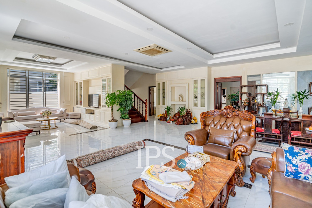 5 Bedroom Villa For Rent - Nirouth, Phnom Penh - Image 3 5 Bedroom Villa For Rent - Nirouth, Phnom Penh - Image 3