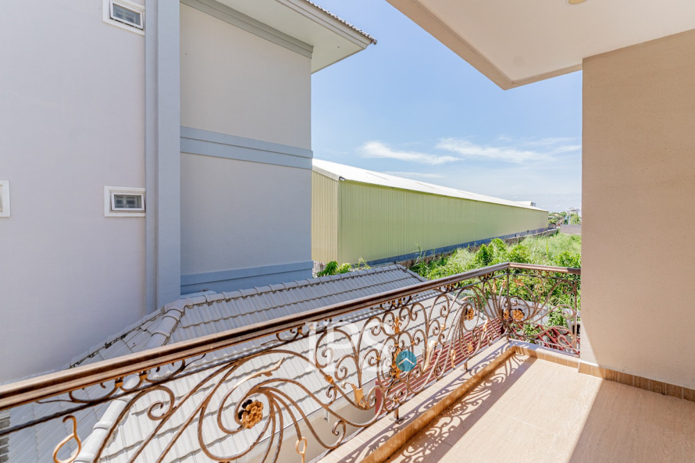 5 Bedroom Villa For Rent - Nirouth, Phnom Penh - Image 38 5 Bedroom Villa For Rent - Nirouth, Phnom Penh - Image 38