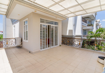 5 Bedroom Villa For Rent - Nirouth, Phnom Penh thumbnail