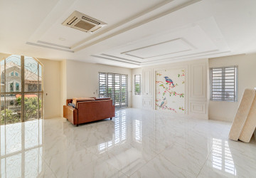 5 Bedroom Villa For Rent - Nirouth, Phnom Penh thumbnail