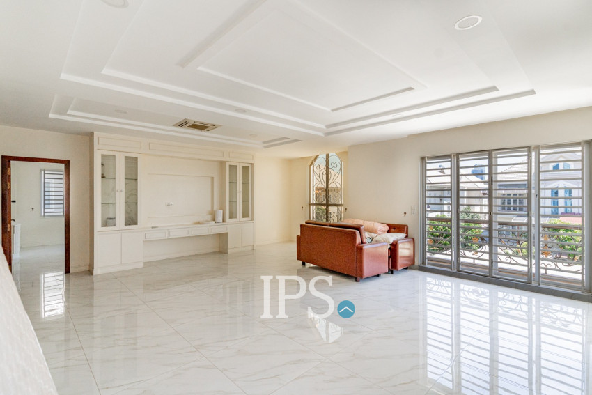5 Bedroom Villa For Rent - Nirouth, Phnom Penh