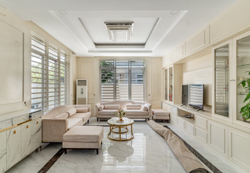 5 Bedroom Villa For Rent - Nirouth, Phnom Penh thumbnail