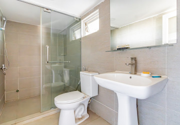 5 Bedroom Villa For Rent - Nirouth, Phnom Penh thumbnail