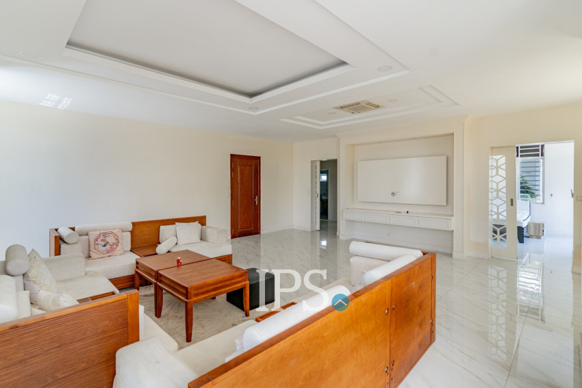 5 Bedroom Villa For Rent - Nirouth, Phnom Penh
