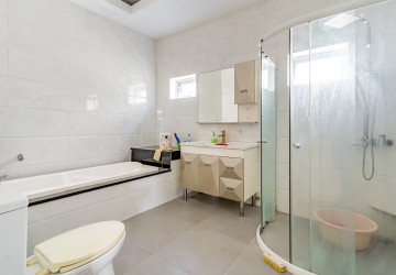5 Bedroom Villa For Rent - Nirouth, Phnom Penh thumbnail