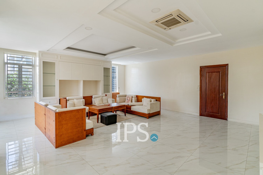 5 Bedroom Villa For Rent - Nirouth, Phnom Penh
