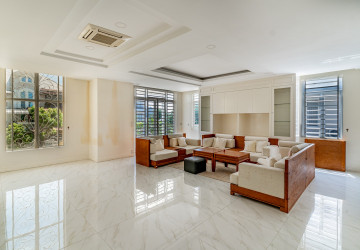 5 Bedroom Villa For Rent - Nirouth, Phnom Penh thumbnail