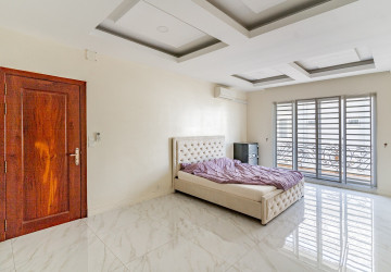 5 Bedroom Villa For Rent - Nirouth, Phnom Penh thumbnail