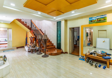 4 Bedroom Villa For Sale - Boeung Trabek, Phnom Penh thumbnail