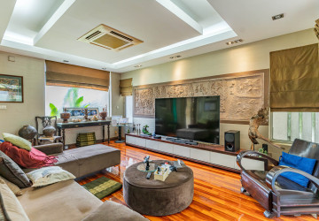 4 Bedroom Villa For Sale - Boeung Trabek, Phnom Penh thumbnail