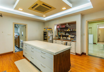 4 Bedroom Villa For Sale - Boeung Trabek, Phnom Penh thumbnail