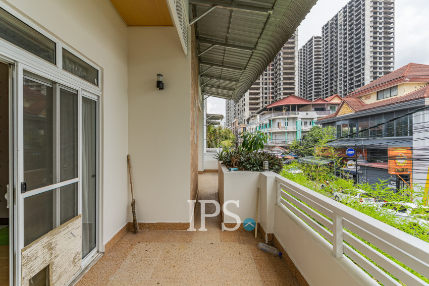 4 Bedroom Villa For Sale - Boeung Trabek, Phnom Penh