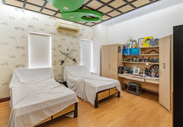 4 Bedroom Villa For Sale - Boeung Trabek, Phnom Penh thumbnail