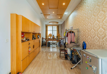 4 Bedroom Villa For Sale - Boeung Trabek, Phnom Penh thumbnail