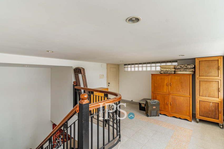 4 Bedroom Villa For Rent - Boeung Trabek, Phnom Penh
