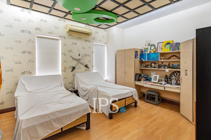 4 Bedroom Villa For Rent - Boeung Trabek, Phnom Penh
