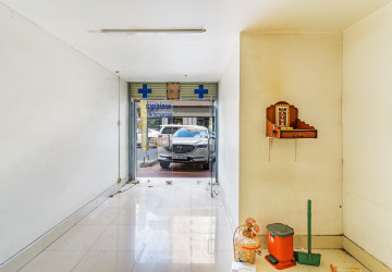 81 Sqm Retail Space For Rent - BKK1, Phnom Penh thumbnail