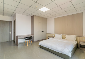 2 Bedroom Serviced Apartment For Rent - Chrang Chamres 1, Phnom Penh thumbnail