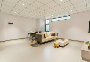 2 Bedroom Serviced Apartment For Rent - Chrang Chamres 1, Phnom Penh thumbnail