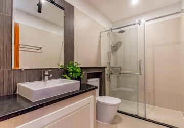 4 Bedroom Serviced Apartment For Rent - Tonle Bassac, Phnom Penh thumbnail