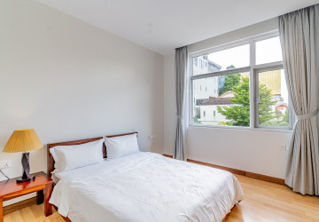 4 Bedroom Serviced Apartment For Rent - Tonle Bassac, Phnom Penh thumbnail