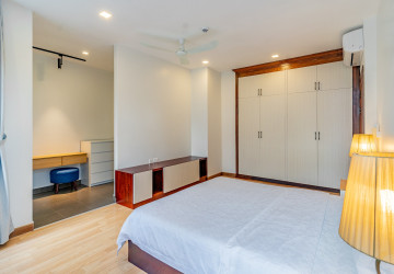 4 Bedroom Serviced Apartment For Rent - Tonle Bassac, Phnom Penh thumbnail