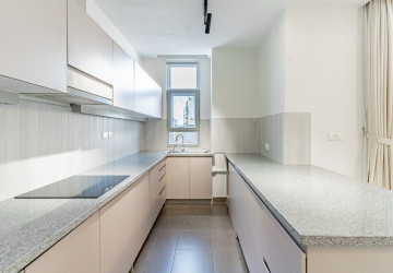 4 Bedroom Serviced Apartment For Rent - Tonle Bassac, Phnom Penh thumbnail