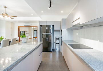 4 Bedroom Serviced Apartment For Rent - Tonle Bassac, Phnom Penh thumbnail