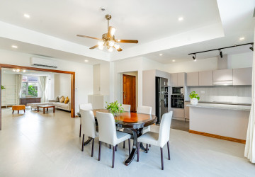 4 Bedroom Serviced Apartment For Rent - Tonle Bassac, Phnom Penh thumbnail