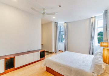 4 Bedroom Serviced Apartment For Rent - Tonle Bassac, Phnom Penh thumbnail