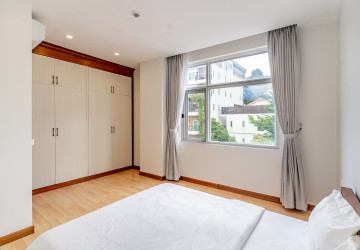 4 Bedroom Serviced Apartment For Rent - Tonle Bassac, Phnom Penh thumbnail