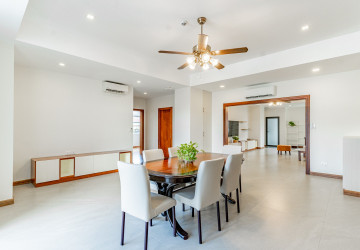 4 Bedroom Serviced Apartment For Rent - Tonle Bassac, Phnom Penh thumbnail