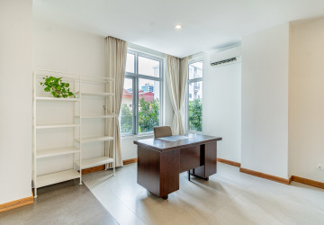 4 Bedroom Serviced Apartment For Rent - Tonle Bassac, Phnom Penh thumbnail