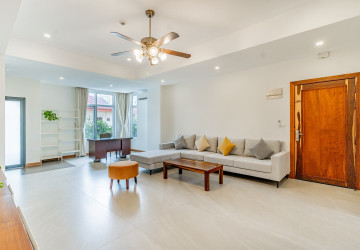 4 Bedroom Serviced Apartment For Rent - Tonle Bassac, Phnom Penh thumbnail