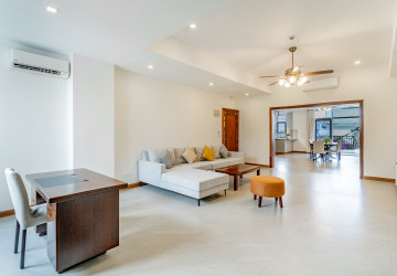 4 Bedroom Serviced Apartment For Rent - Tonle Bassac, Phnom Penh thumbnail
