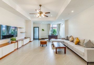 4 Bedroom Serviced Apartment For Rent - Tonle Bassac, Phnom Penh thumbnail
