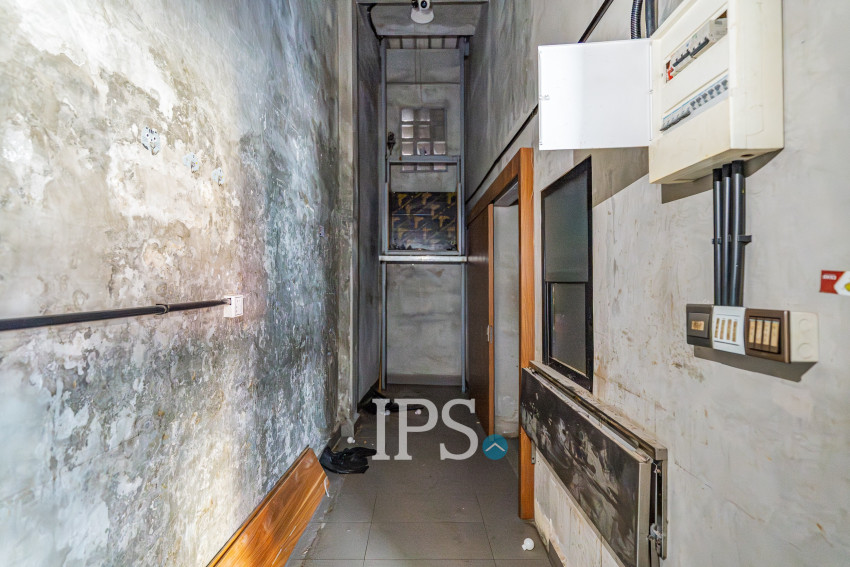 4 Bedroom Double Shophouse For Rent - Tonle Bassac, Phnom Penh