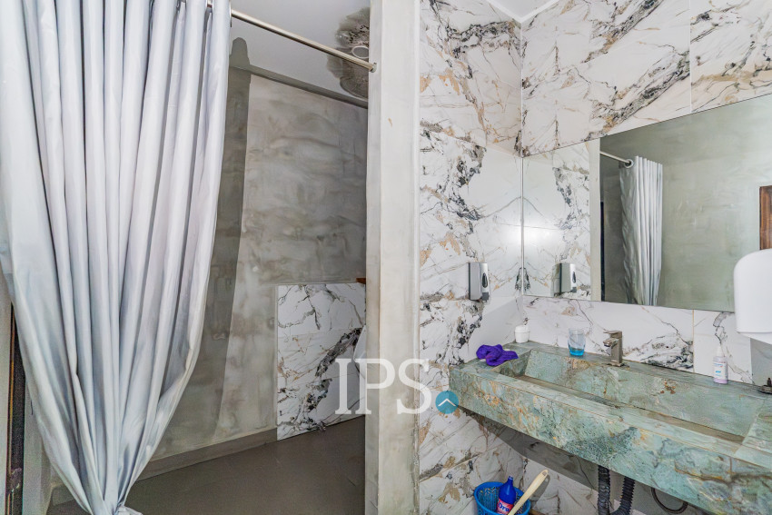 4 Bedroom Double Shophouse For Rent - Tonle Bassac, Phnom Penh