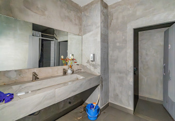 4 Bedroom Double Shophouse For Rent - Tonle Bassac, Phnom Penh thumbnail