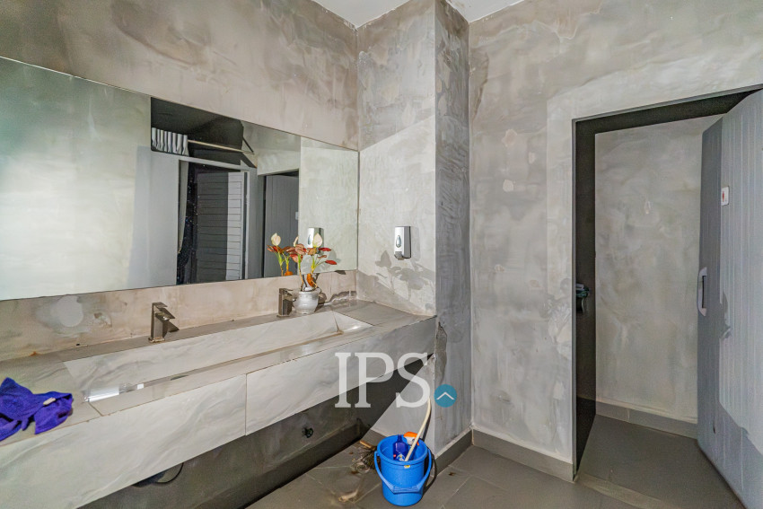 4 Bedroom Double Shophouse For Rent - Tonle Bassac, Phnom Penh