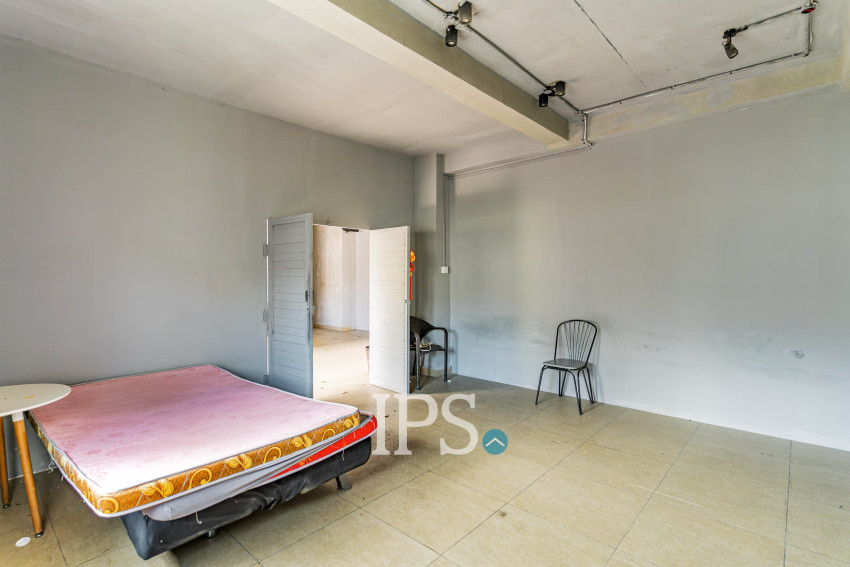4 Bedroom Double Shophouse For Rent - Tonle Bassac, Phnom Penh