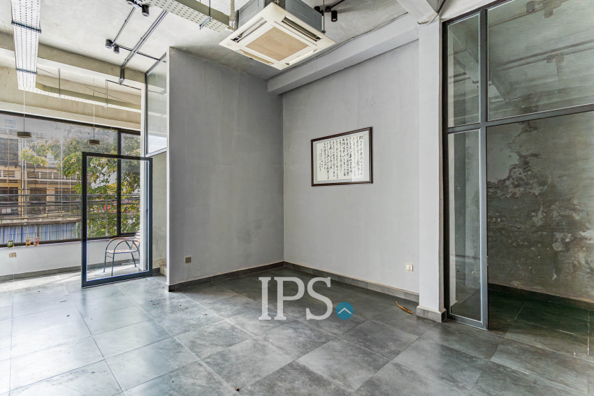 4 Bedroom Double Shophouse For Rent - Tonle Bassac, Phnom Penh