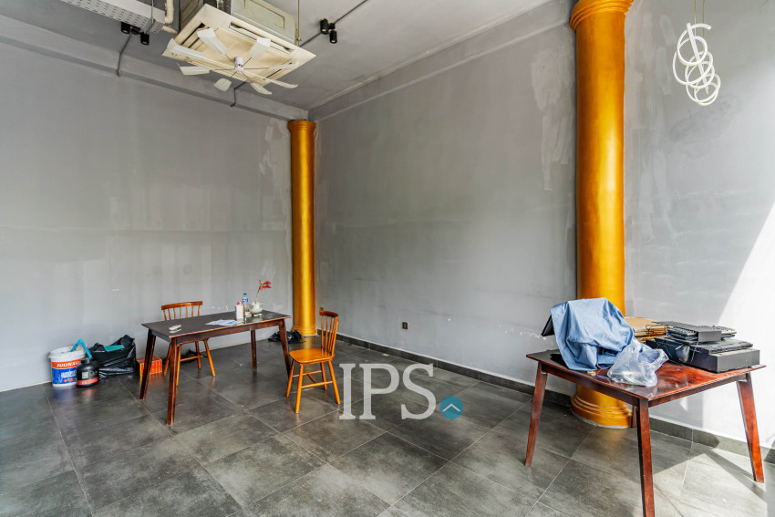 4 Bedroom Double Shophouse For Rent - Tonle Bassac, Phnom Penh