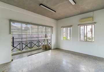270 Sqm Office Space For Rent - Chakto Mukh, Phnom Penh thumbnail