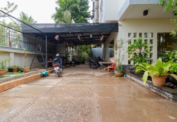 2 Bedroom Apartment For Rent - Sangkat Siem Reap, Siem Reap thumbnail