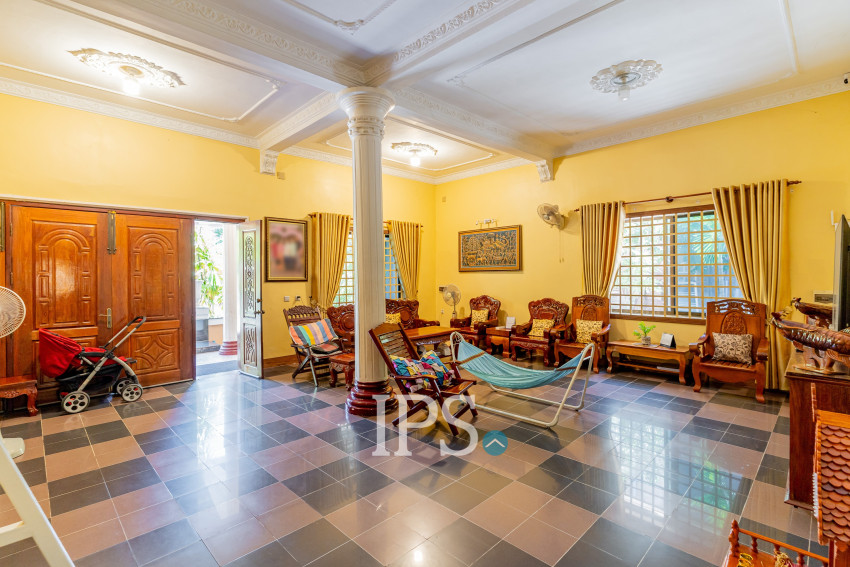 7 Bedroom Villa For Sale - Teuk Thla, Sen Sok, Phnom Penh