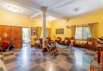 7 Bedroom Villa For Sale - Teuk Thla, Sen Sok, Phnom Penh thumbnail