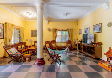 7 Bedroom Villa For Sale - Teuk Thla, Sen Sok, Phnom Penh thumbnail